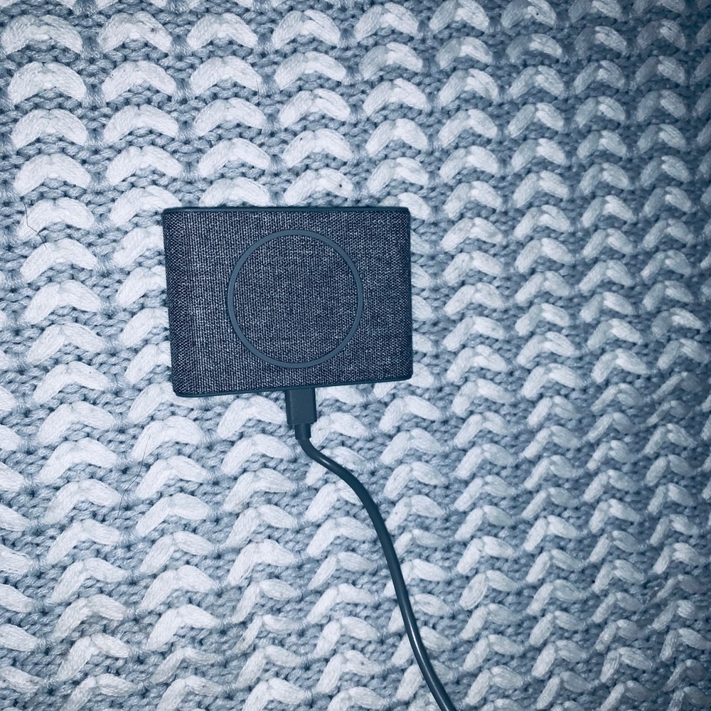 Wireless charger for iPhone X and up